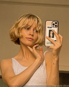 30 Perfect Bob Haircuts with Highlights for a Sleek Finish Chic Haircut, Chin Length, Short Hair With Bangs, Cut My Hair, Hair Envy, Blonde Bob