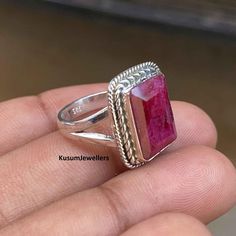 🙏🙏Welcome To KusumJewellers 🙏🙏 Ruby gemstone ring, Raw Ruby Gemstone ring, Rectangle Gemstone ring, Silver dainty ring, Trendy Ring, Christmas ring, Statement ring, K025 Material : 925 Sterling Silver, Gemstone Gemstone : Ruby Gemstone Gemstone Color : Red Gemstone Shape : Rectangle Ring : Dainty ring Ring Size : All Size Available Style : Boho & hippie Theme : Love & friendship Silver Ring Benefits : It is believed that silver improves the transmission of nerve impulses in the body as well Ring Rectangle, Rectangle Ring, Raw Ruby, Christmas Ring, Gemstone Ring Silver, Zierlicher Ring, Trendy Ring, Red Gemstones, Ruby Stone