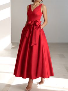 A-Line/Princess V-Neck Mother of the Bride Dresses with Pockets - Mondressy Wedding Mother Of The Bride Dresses, A Line Dress Outfit, Modern Mother Of The Bride Dresses, Red Dress Outfit Wedding, Cocktail Dress Elegant, Cheap Cocktail Dresses, Cocktail Dresses Online, A Line Cocktail Dress