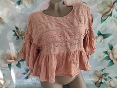 90s Vintage women's pastel terracotta oversized crop top with ruffles. Crop top puff sleeves with ruffles. Size M-L. Crop top in excellent vintage condition. Oversize. Bust 102cm (40in), crop top 40cm (15.7in). 100% cotton. Trendy Short Sleeve Ruffled Crop Top, Trendy Ruffled Short Sleeve Crop Top, Trendy Short Sleeve Crop Top With Ruffles, Billowy Spring Tops With Ruffles, Billowy Ruffled Summer Tops, Trendy Cropped Ruffled Top, Summer Billowy Ruffled Tops, Billowy Ruffled Tops For Summer, Trendy Cropped Top With Ruffles