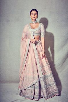 Manish Malhotra Lehenga, Outfit Designer, Tara Sutaria, White Lehenga, Lehnga Dress