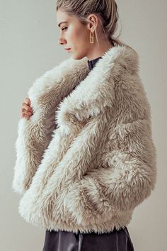 This Soft & Chic Faux Fur Long Sleeve Winter Coat is perfect for staying warm this season. Crafted with a 100% polyester blend, the coat is cozy and lightweight while providing maximum insulation. The luxurious faux fur trim adds a timeless, classic touch to the coat and keeps you warm in the cooler temperatures. Hand Wash Only Imported Brand Size Dress Bust Waist Hip XS 0-2 31-32.5'' 23-24'' 31-34" S 4--6 33-35'' 25-26'' 35-37" M 8--10 35-36'' 27-28'' 38-39" L 12--14 38-40'' 29-31'' 40-42" XL 1 Fuschia Pink, Winter Knit Hats, Pink Faux Fur, Boot Accessories, Winter Knits, Faux Fur Coat, Winter Style, Fur Trim, Timeless Classic