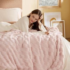 Embrace warmth and style with cozy essentials that make every space feel inviting. From luxurious throws to thoughtful decor, create a home that radiates comfort and charm. Perfect for Pinterest boards that inspire relaxation, beauty, and everyday joy. #HomeComfort #CozyEssentials Comfy Chic, Bed Office