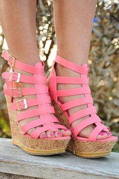 30 Ultra Trendy Wedge Sandals On The Street - Style Estate - Sandals With Platform, Pink Platform Sandals, Pink Wedge Sandals, Trendy Wedges, Gladiator Wedge Sandals, Pink Wedges, Vintage Heels, Killer Heels, Pink Sandals