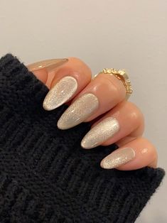 Glazed Champagne cat Eye Effect Premium Nails Essential Nails Reusable Nails Glue on the Nails Salon Quality Nails Ipz34 - Etsy Neutral Cats Eye Nails, Sparkly Champagne Nails, December Nail Color Ideas, Gold Cateye Nails, Champagne Christmas Nails, Beige Cat Eye Nails, Nail Inspo Cat Eye, Champagne Cat Eye Nails, Cat Eye Nails White