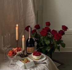 dream valentines date Birthday Room, Valentines Date Ideas, Valentine Dinner, Valentines Day Date, Valentines Day Dinner, Wine Cheese, Date Dinner, Romantic Dates