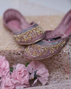 Introducing our exquisite Handmade Leather Khussa, inspired by the traditional footwear of Punjab, Rajasthan, Afghanistan, and Multan. These stunning juttis are perfect for weddings, bridal showers, formal meetings, and casual outings, making them an essential addition to any ethnic footwear collection. Each pair tells a story of cultural heritage and timeless elegance. Craftsmanship at Its Finest Our Handmade Leather Khussa juttis are meticulously handcrafted and embroidered by skilled artisans in Pakistan. With no machines involved, each pair is a testament to pure talent and dedication. This craftsmanship ensures every jutti is unique, making it a special gift for your loved ones. The intricate embroidery and detailed design highlight the artisans' exceptional skills and commitment to p Wedding Flats With Zari Work And Round Toe, Wedding Shoes With Round Toe For Ceremony, Festive Wedding Flats With Round Toe, Dori Work Wedding Shoes With Closed Toe, Handwork Closed Toe Wedding Flats, Traditional Wedding Shoes With Embroidery And Round Toe, Flat Embroidered Wedding Shoes For Festivals, Wedding Shoes With Dori Work And Closed Toe, Embroidered Round Toe Party Flats