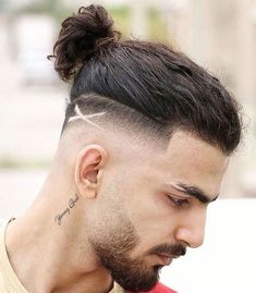 Top Knot Undercut, Round Face Men, Men Haircut Curly Hair, Men Hair Color, Men Haircut Styles