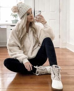 Sperry Boots Outfit, Snow Boots Outfit, Best Cheap Clothing Websites, White Winter Boots, Snow Outfits, Snow Day Outfit, Money Clothes, Petite Casual, Winter Boots Outfits