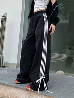 Costume Pants, Baggy Pants Women, Sweatpants Streetwear, Streetwear Korean, Sports Sweatpants, Baggy Sweatpants, Sports Pants Women, Wide Leg Sweatpants, Women Y2k