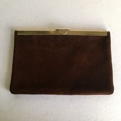 "Brown suede clutch with gold tone chain Opens square Yellow grosgrain lining 9\" x 6\" 5\" drop chain Condition - Excellent" Suede Clutch, Brown Suede, Chain Strap, Evening Bags, Clutches, Gold Tones, Square, Chain, Yellow