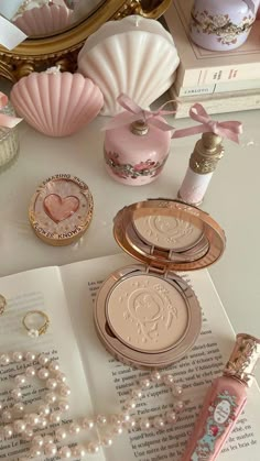 Coquette Astetic, Couteqqe Aesthetic, Princess Vibe Aesthetic, Vintage Aesthetic Makeup, Makeup Aesthetic Wallpaper, Aestetic Pict, Coquette Core, Alat Makeup