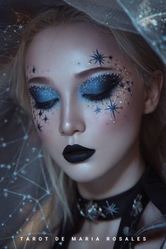 13 Spellbinding Witch Makeup ideas You Need for Halloween 2024 Winter Witch Makeup, Winter Solstice Makeup, Moon Witch Makeup, Witchy Makeup Halloween, Moon Inspired Makeup, Witchy Makeup Looks, Witch Makeup Looks, Mythology Cosplay, Derby Makeup