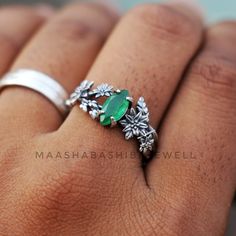 Silver Flower Ring, Natural Green Jade Marquise Ring, Celestial Ring, 925 Sterling Silver Ring, Dainty Weeding Rings, Women Gift For Her  》D E T A I L S《 Gemstone: Natural Green Jade Gem Color: Green Stone Shape: Marquise Metal: 925 Sterling Silver Purity: 925 Parts Per 1000 Setting Type: Prong Set Silver Polish: High Ring Size: All Size Available Please note that there Can be slight variations in stone texture and color shades in the actual product that you receive. The stone quality or grade w Bohemian Green Wedding Rings, Emerald Wedding Ring Stamped 925, Green Sterling Silver Flower Ring For Wedding, Wedding Silver Jade Rings, Green Sterling Silver Flower Wedding Ring, Green Gemstone Flower Ring, Silver Jade Ring, Elegant Silver Jade Ring, Jade Gemstone Silver Rings