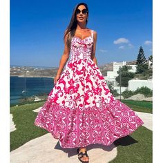 吊带露背镂空印花连衣裙 Backless Beach Dress, Street Fits, Maxi Dresses For Women, Summer Prints, Style Dresses, Dress Size Chart, Printed Maxi, Casual Party, Middle Age