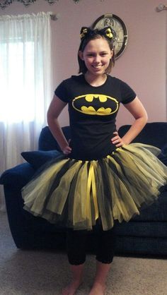 Batgirl Outfit, Batman Tutu, Batman Costume For Kids, Tutu Diy, Superhero Halloween Costumes, Batman Costumes, Batman Costume, Diy Tutu