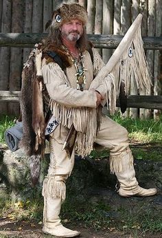 Dirk Bohr Old Melle Trading Company 1800s Fashion Men, Mid 1800s Fashion, Mountain Man Clothing, Long Hunter, Mountain Man Rendezvous, Mountain Man Style, Indian Dream Catcher, Man Gear, Fur Trapper