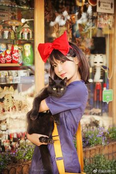 No Face Costume, Kiki's Delivery Service Cosplay, Kiki Cosplay, Princess Inspired Outfits, Personajes Studio Ghibli, Japanese Costume, Studio Photography Poses, Black Color Hairstyles