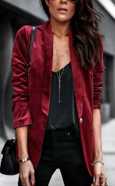 Red Velvet Blazer, Y2k Outfits Street Styles, Red Velvet Jacket, Blazer Outfits For Women, Blazer Outfit, Red Suit, Rock Chic, Y2k Outfits