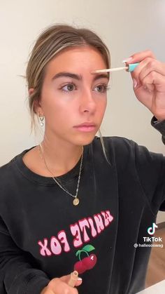 Makeup For Athletes, Hallesoswag Makeup, Sporty Makeup Look, Athletic Makeup, Preppy Makeup Tutorial, Basketball Makeup, Sporty Makeup, Sport Makeup, No Make Up Make Up Look