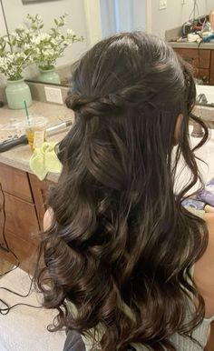 Hair Styles Hoco Half Up Half Down, Prom Hair Long Brown, Homecoming Hairstyles Braids Half Up, Fancy Hairstyles For Dances, Hair Half Up Half Down Quince, Elegant Hairstyles With Accessories, Homecoming Hairstyles Long Thick Hair, Braid Hairstyles Wedding Guest, Half Up Half Down For Prom