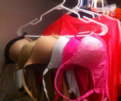 Store bras on a single hanger to save space and keep them from getting bent out of shape. | 17 Hacks Every Bra Wearer Should Know Do It Yourself Quotes, Dorm Room Hacks, Room Hacks, Bra Hacks, Dorm Room Organization, Dorm Life, Life Organization, Cleaning Organizing, Room Organization