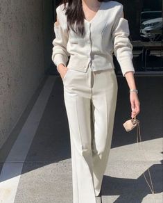 Korean Office Look, Korean Work Outfit, 300 Aesthetic, Hangout Outfit, Aesthetic Korean Fashion, Summer Outfit Ideas For Women, Business Casual Outfit, Fashion Outfit Ideas, Casual Outfit Ideas