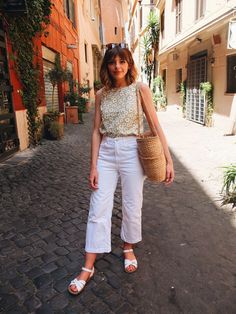 Outfit For Rome Summer, British Summer Style, German Fashion Women Street Style Summer, German Summer Outfits, British Summer Outfits, Italian Street Style Summer, European Outfits Summer, Rome Street Style, Parisian Summer Outfits