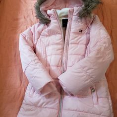 A Beautiful And Very Warm Jacket, Perfect For Winter. My Daughter Grew Very Fast And She Couldn't Use It. Size M 10/12 Cute Puffy Jacket, Tommy Hilfiger Hooded Winter Outerwear, Winter Tommy Hilfiger Outerwear With Pockets, Tommy Hilfiger Winter Outerwear With Pockets, Tommy Hilfiger Long Sleeve Winter Outerwear, Tommy Hilfiger Long Sleeve Outerwear For Cold Weather, Winter Jacket Aesthetic, 2000s Fashion Winter, 2000s Jacket