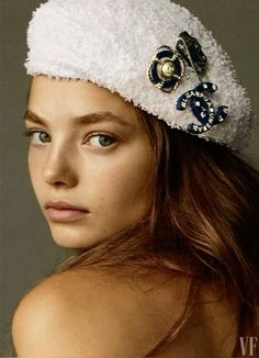 Sierra Burgess Is A Loser, Golden Brunette, Kristine Froseth, Lila Moss, Chloe Perfume, French Skincare, Parisian Lifestyle, Parisian Life, Model Inspo