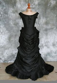 Gothic Beaded Taffeta Bustle Dresses Vampire Ball Halloween Goth Wedding Dress | eBay Gothic Mermaid, Vampire Ball, Wedding Dress With Corset, Victorian Bustle, Black Wedding Dress Gothic, Wedding Dresses Taffeta, Sweep Train Wedding Dress, Black Wedding Dress, Short Sleeve Wedding Dress