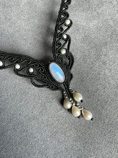 Elegant Moonstone Jewelry For Festivals, Elegant Adjustable Moonstone Crystal Necklaces, Elegant Adjustable Moonstone Necklaces, Elegant Adjustable Moonstone Necklace, Adjustable Beaded Moonstone Necklace, Handmade Adjustable Moonstone Beaded Necklace, Moonstone Choker Necklace For Gift, Moonstone Pendant Necklace For Festivals, Adjustable Moonstone Choker Necklace