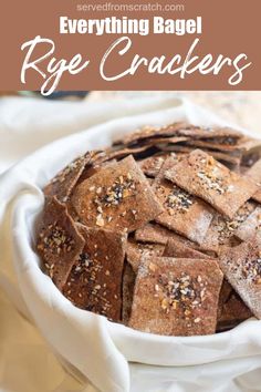 a bowl of crackers with everything bagel seasoning on top with Pinterest pin text. Rye Crackers, Homemade Crackers Recipe, Cracker Recipe, Dips Recipes, Healthy Crackers, Homemade Crackers, Rye Flour, Cracker Recipes, Vegetarian Snacks