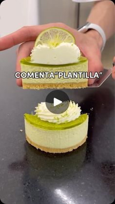 someone holding a slice of lime cheesecake in their hand with the caption'comenta plantilla '