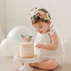 First Birthday Crown, Baby Flower Crown, Newborn Flower, 1st Birthday Pictures, 1st Birthday Photoshoot, First Birthday Pictures, Floral Birthday