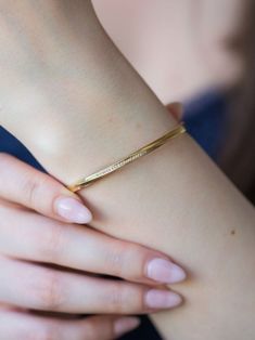 Latest Gold Bangles, Kada Design, Modern Bracelet, Bangle Design, Gold Jewelry Outfits