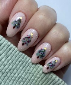 Christmas Tree Nails Designs, Christmas Tree Nail Designs, Christmas Tree Nail Art, Nails 23, Nails Festive, Nail School, Tree Nail Art, Santa Nails, Christmas Tree Nails