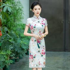 Beth and Brian Qipao-WXG Floral pattern, high-end, mulberry silk midi Cheongsam Black Cheongsam, Qipao Pattern, Qipao Wedding, Red Qipao, Modern Qipao, Cheongsam Modern, Chinese Cheongsam, Qipao Dress, Cheongsam Dress