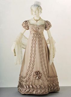 Ball Gown circa 1820-1823. Possibly French or English. Silk satin, trimmed w/ silk satin & silk bobbin lace.  Via V 1820s Dress, Romantic Era, Antique Dress