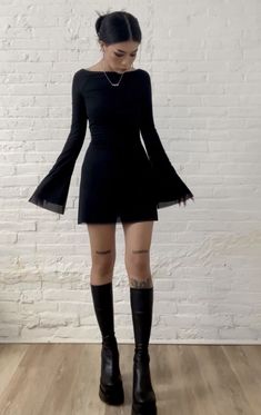 Winter Night Out Dress, Black Dress Outfit Edgy, Cottagecore Club Outfit, 1975 Concert Outfit Plus Size, Emo Outfits For Concerts, Fancy Edgy Outfits, Cute Going Out Outfits Night Winter, Flare Sleeves Dress, Sleek Goth Fashion