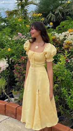 Yellow Ruched Square Neck Dress, Yellow Ruched Dress With Square Neck, Yellow Ruched Dress With Puff Sleeves, Yellow Puff Sleeve Dresses With Ruched Detail, Yellow Square Neck Dress, Glamouröse Outfits, A Line Prom Dress, Prom Dresses Yellow, Dress With Puff Sleeves