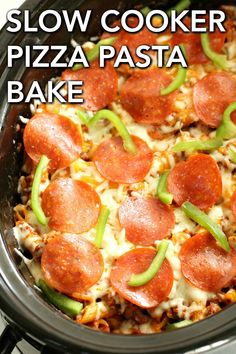 a slow cooker pizza with pepperoni and green peppers