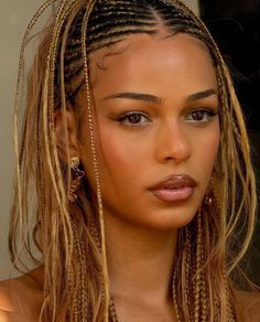 French Braid For Dummies, Black Woman With Braids, Men Hairline, Zoe Kravitz Braids, Short Natural Curly Hair, Hairstyle For Men, Girls Braids, Haircut Hairstyle, Hot Hair Styles