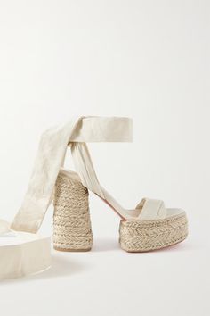 Mariza du Desert 130 gabardine espadrille platform sandals Beachy Heels, Beach Heels, Red Pedicure, Sandals Design, Holiday Shoes, Summer Heels, Christian Louboutin Women