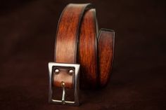 This brown leather belt is made from vegetable tanned leather. It is entirely hand-made and tailor-made for you to order. Its hues of medium brown to dark brown and black will match perfectly with all types of jeans. Its square tip ensures a casual and contemporary style.Flexible and light, it will acquire a beautiful patina with time, marked by your story. FEATURES :- Vegetable tanned leather- Color handmade (accept some variations)- Handmade dyes- Brushed stainless steel buckle - Polished edge All Types Of Jeans, Men's Denim Style, Etsy Cards, Types Of Jeans, Belt For Men, Custom Belt, Brown Leather Belt, Denim Style, Marine Blue