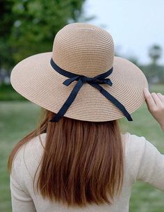 Specifications: Material: Straw size: 57-58cm/22.44-22.83inch Package Includes: 1*Classic Summer Straw Hat *Please allow 10-21 business days for the item to arrive Waterproof Hat, Floppy Beach Hat, Summer Straw Hat, Straw Hat Beach, Couture Hats, Beach Hats, Head Wear, Outdoor Hats, Hat Collection