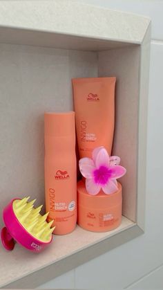 Shampoo Aesthetic, Damage Hair Care, Wella Hair, Beauty Natural Products, Preppy Style Summer, Cosmetic Skin Care, Skin Routine, Birthday Wishlist, Beauty Box