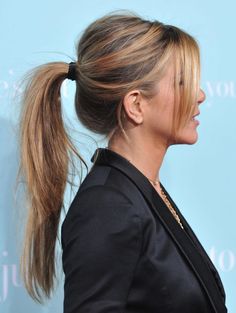 Jennifer Aniston Hair Up Do, Jennifer Aniston Ponytail, Blonde Hair Jennifer Aniston, Rachel Green Hair Color, Hair Jennifer Aniston, Jennifer Aniston Haircut, Jennifer Aniston Hair Color, Hair In A Ponytail