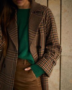 Timeless Autumn Outfits, Grandpa Chic Outfit, Quirky Fall Fashion, Bookcore Outfit, Grandpacore Outfit, Thrifted Christmas, Holiday Style