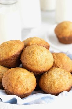 Banana Muffins Appalachian Kitchen, Baker Mama, Flourless Banana Bread, Cruffin Recipe, Banana Pudding Cupcakes, Muffins Banana, Baked Cake, Banana Chocolate Chip Muffins, Homemade Dough